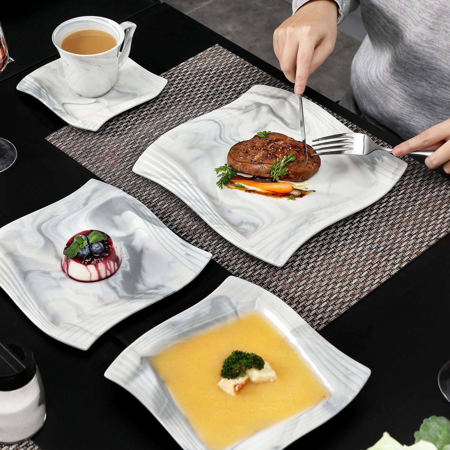 Vaisselle porcelaine 6/12 personnes - AMPARO - 30 à 60 pièces
