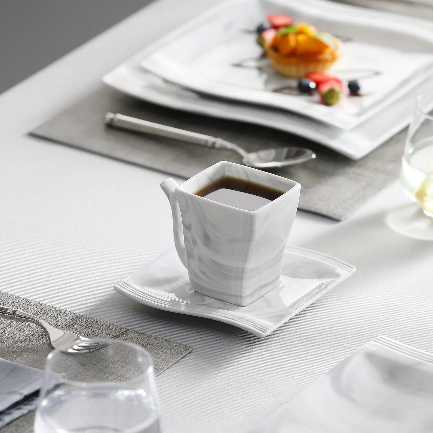 Vaisselle porcelaine 6/12 personnes - FLORA 30 à 60 pièces