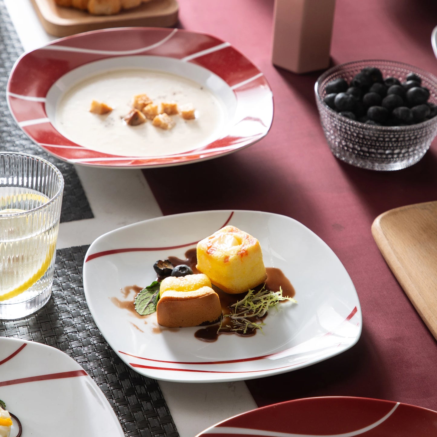 Vaisselle porcelaine 6 personnes - FELISA 18 pièces