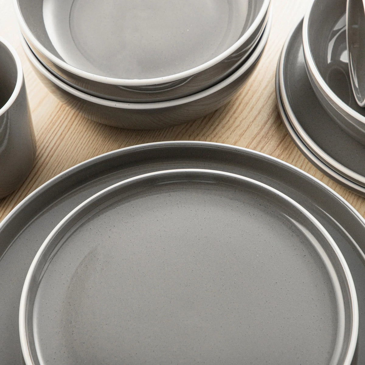 Vaisselle en grès 4/12 personnes - SESAM - 16/48 pièces Novia Home 14-365458-Grey-16P-200007763-201336101-GERMANY