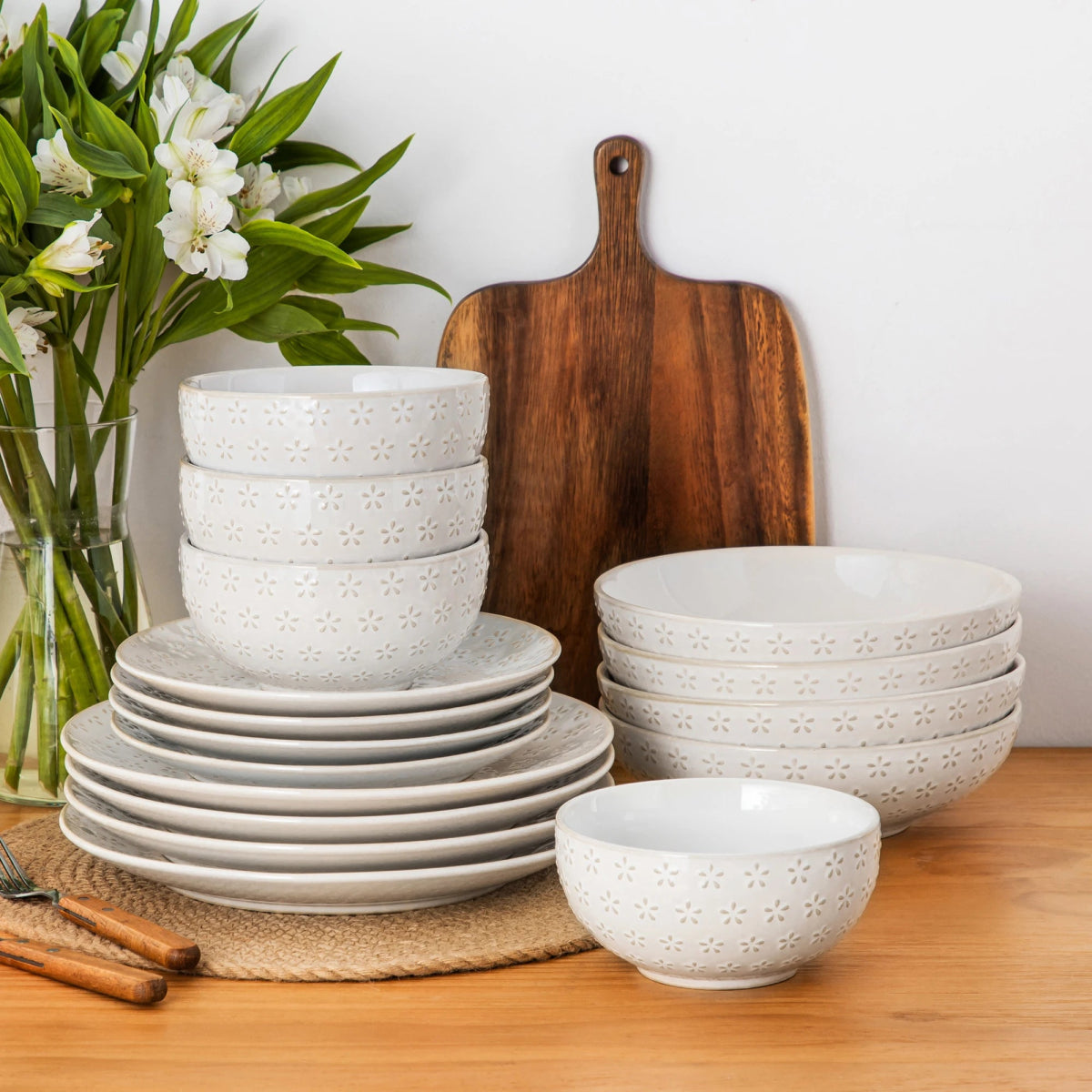 Vaisselle en grès 4/8 personnes - LYDIA - 24/48 pièces Novia Home 14350686FlowerLeaf2776320133610121346668232PI